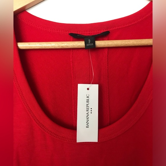 Beautiful Banana Republic Red Top! New with Tags! - Picture 4 of 12
